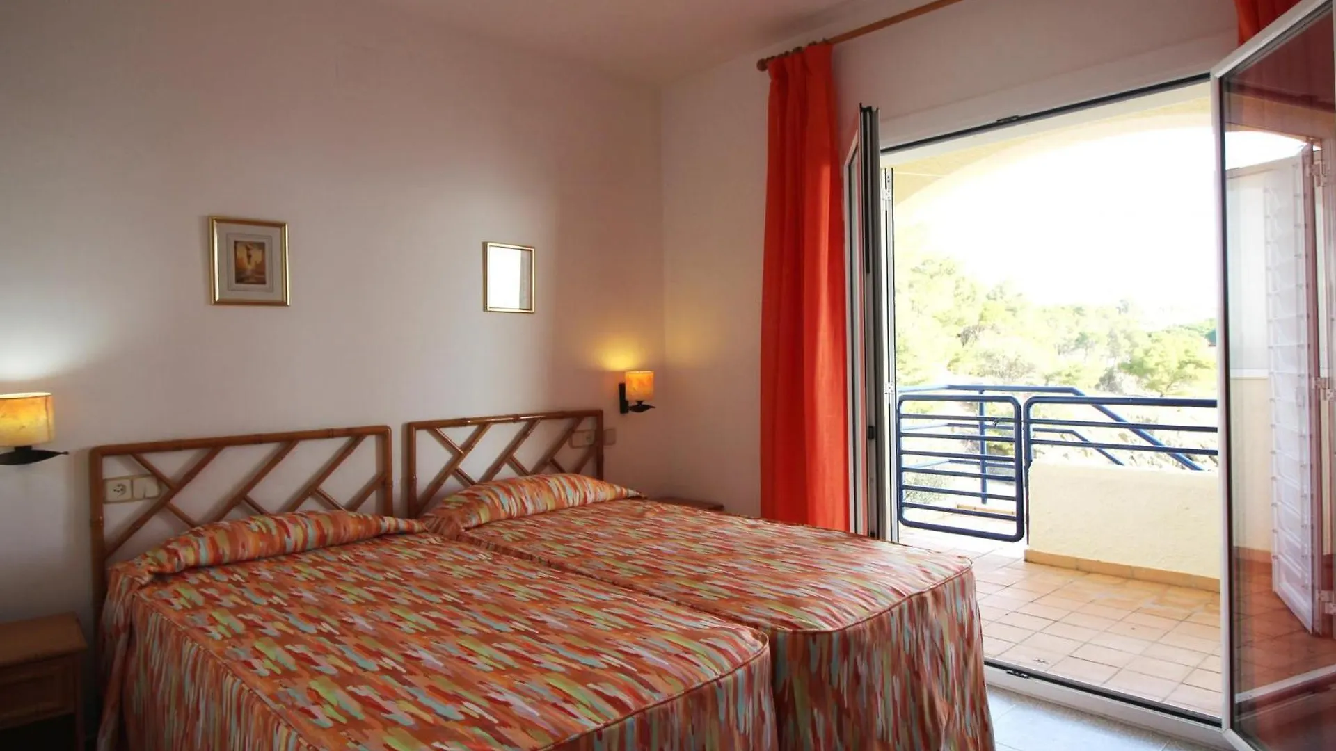Bellamar B - Casa Adosada Para A Primera Linea De Mar En Llanca. - Es-228-20